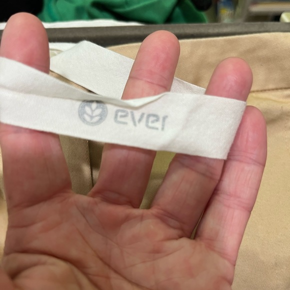 Ever shrunken low rise chino shorts in size 0 - Picture 4 of 4